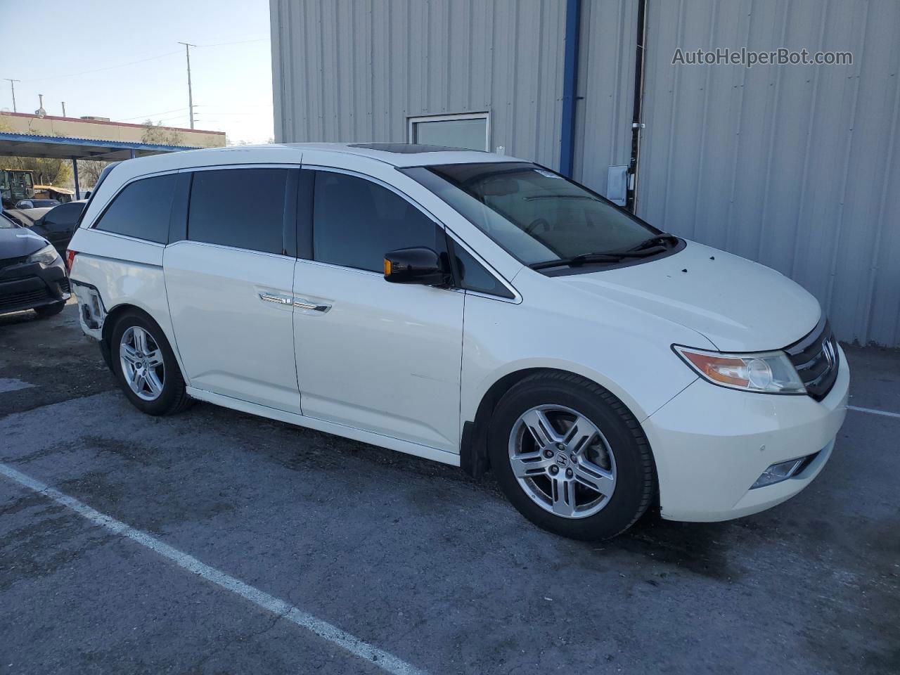 2013 Honda Odyssey Touring White vin: 5FNRL5H91DB007755