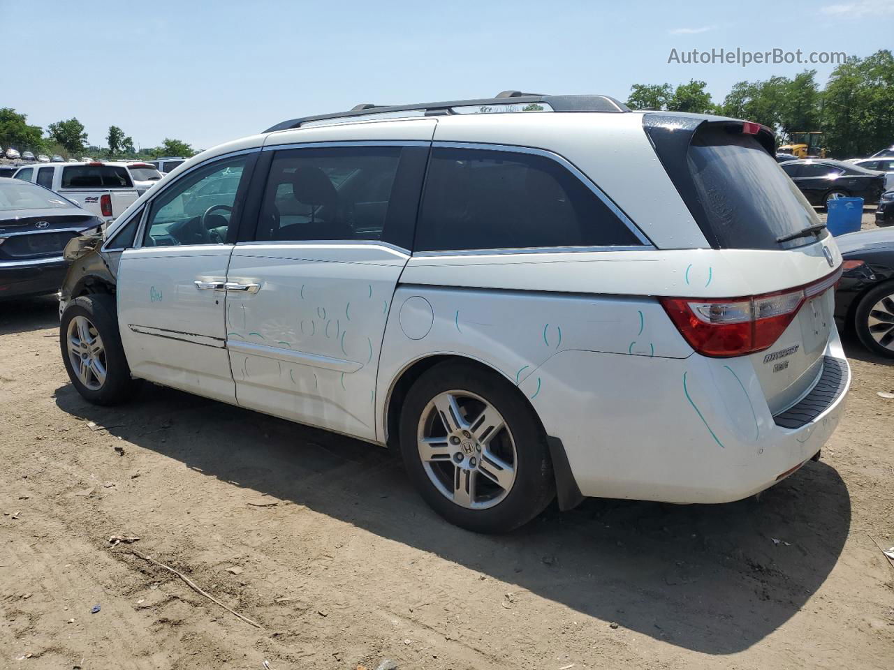 2013 Honda Odyssey Touring Белый vin: 5FNRL5H91DB060830