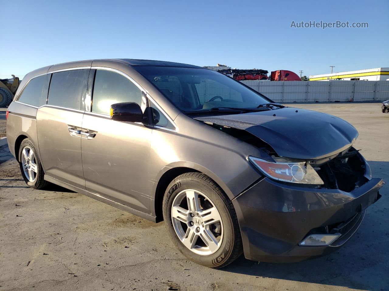 2013 Honda Odyssey Touring Gray vin: 5FNRL5H91DB087655