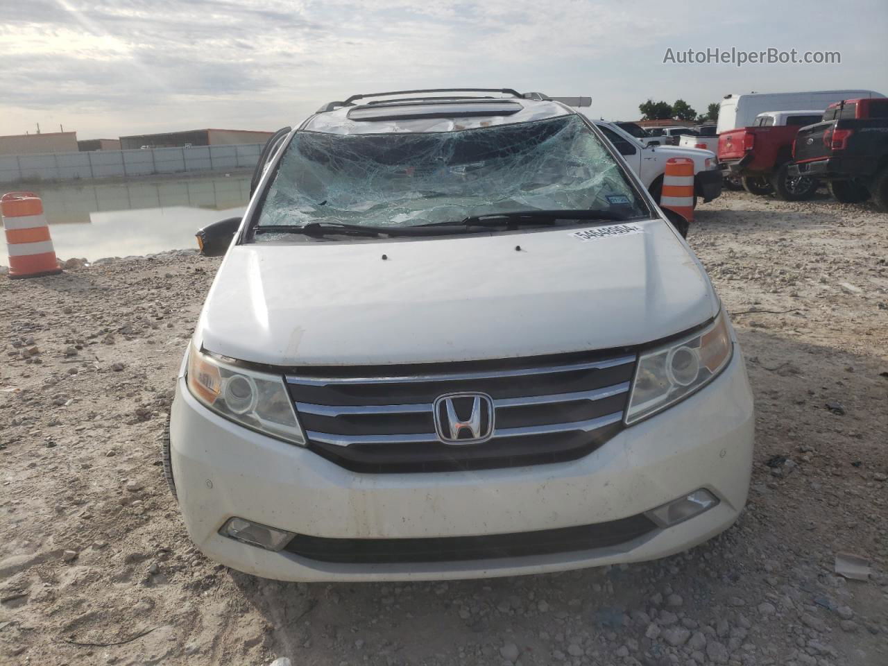 2013 Honda Odyssey Touring White vin: 5FNRL5H91DB089311