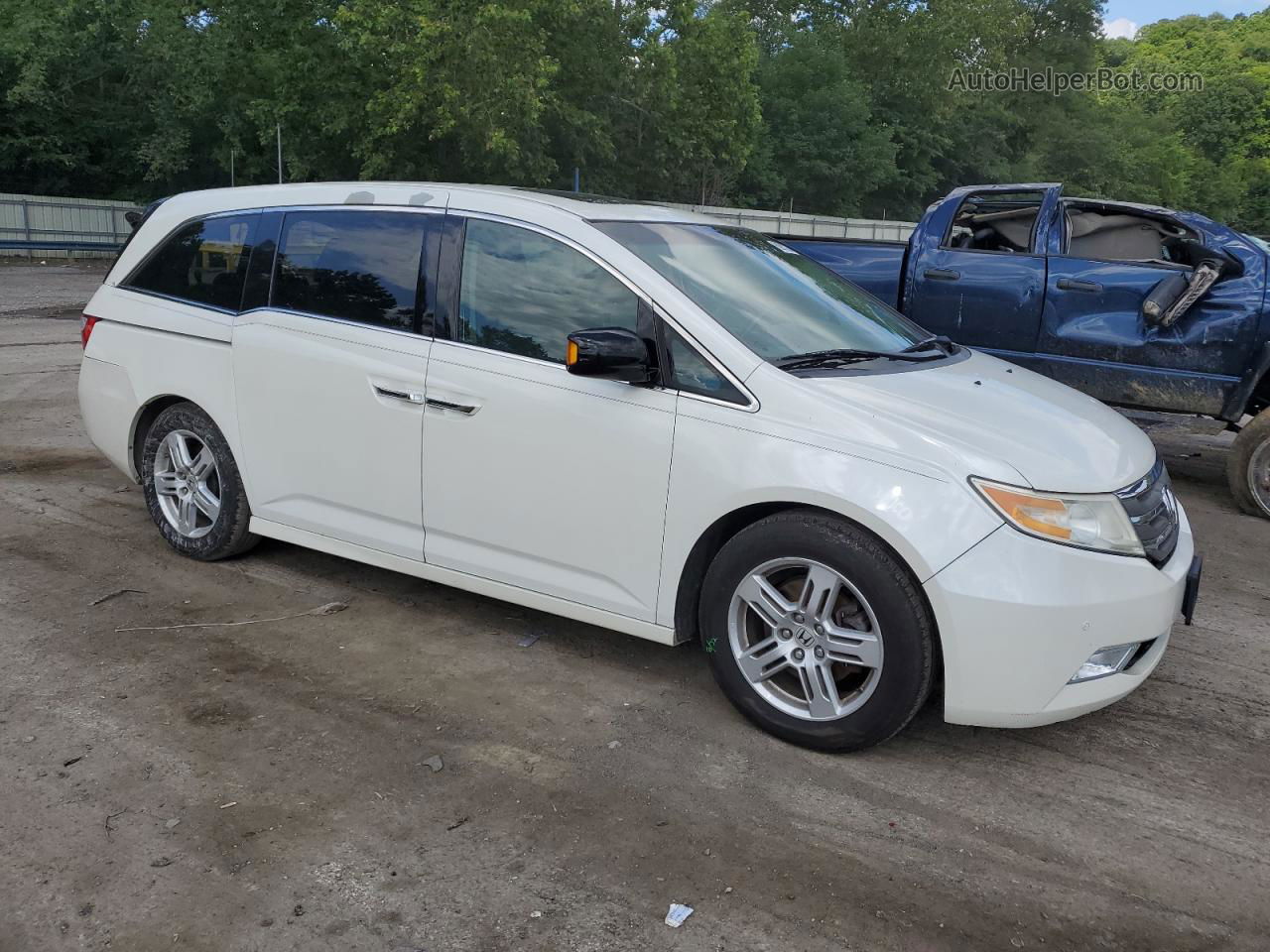 2013 Honda Odyssey Touring Белый vin: 5FNRL5H92DB044118