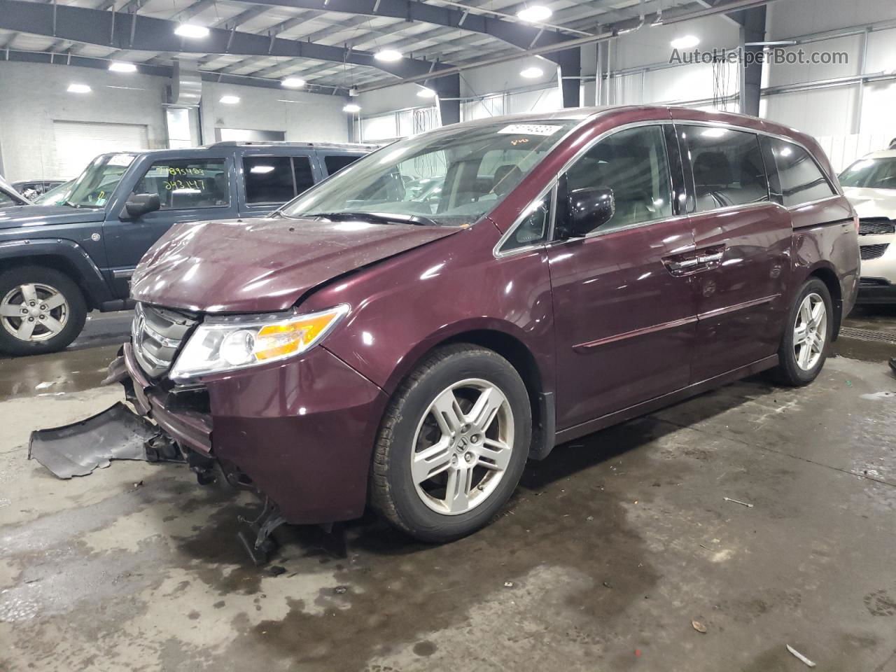 2013 Honda Odyssey Touring Maroon vin: 5FNRL5H93DB041356