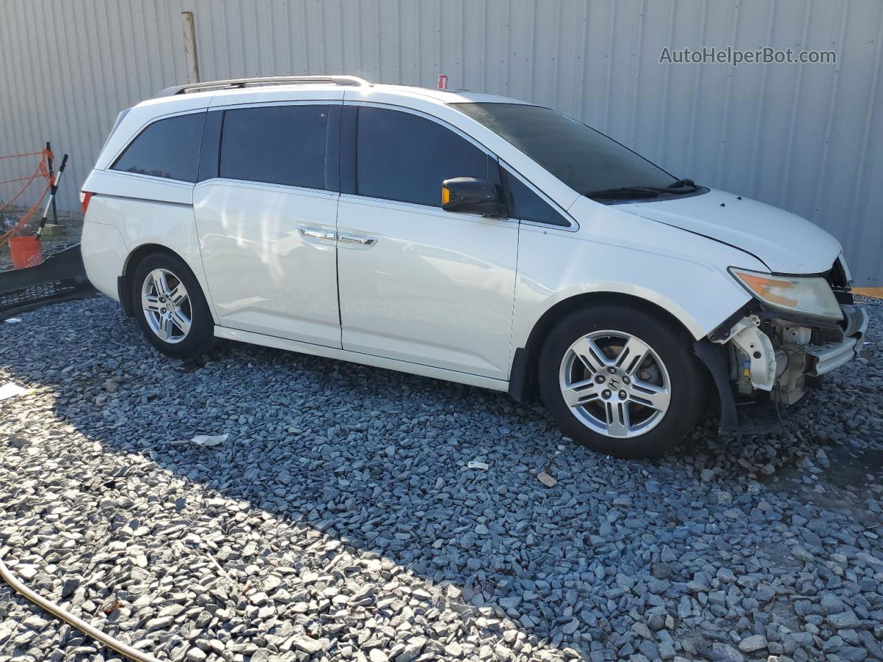 2013 Honda Odyssey Touring White vin: 5FNRL5H94DB007796