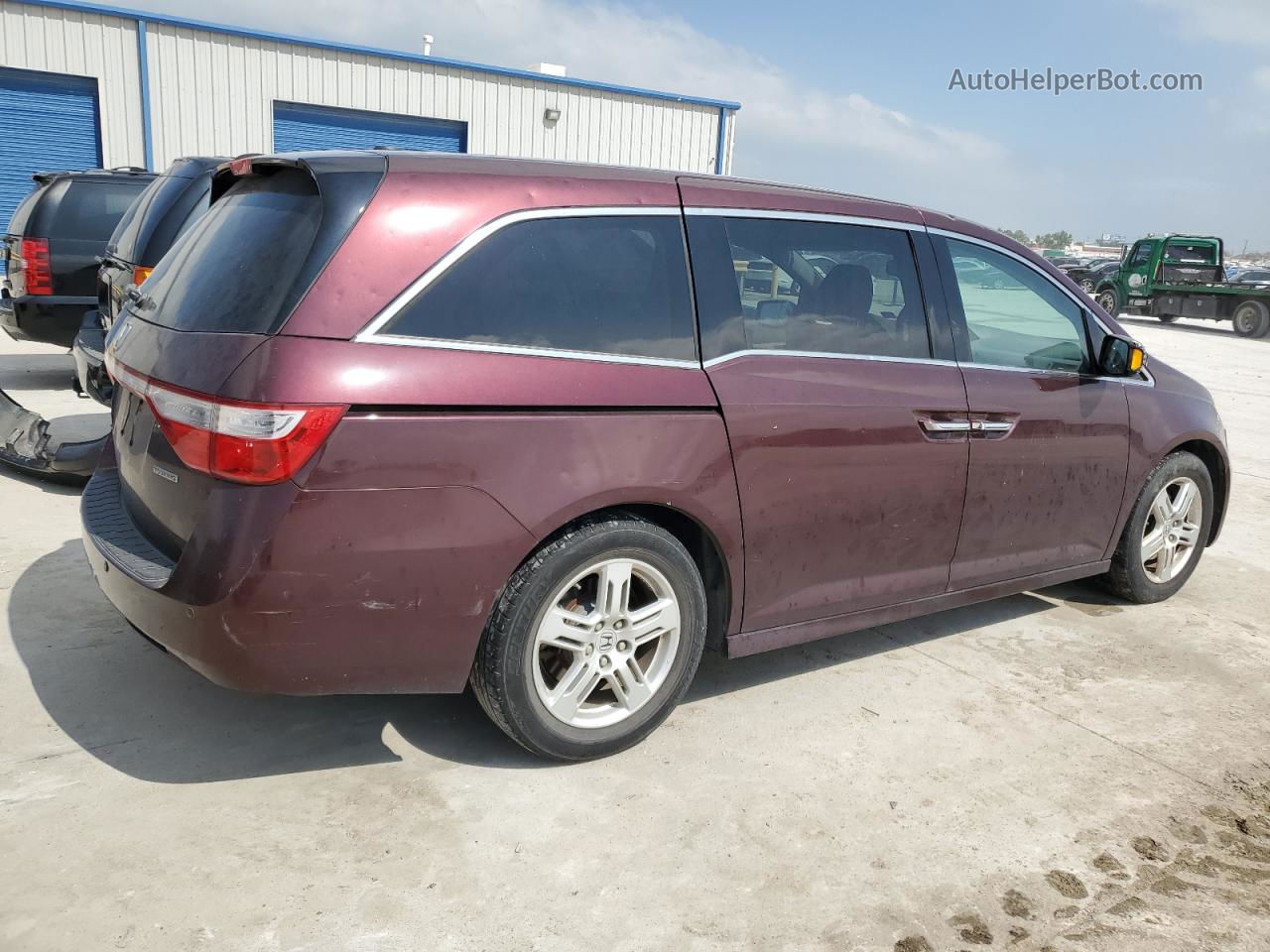 2013 Honda Odyssey Touring Burgundy vin: 5FNRL5H94DB083602