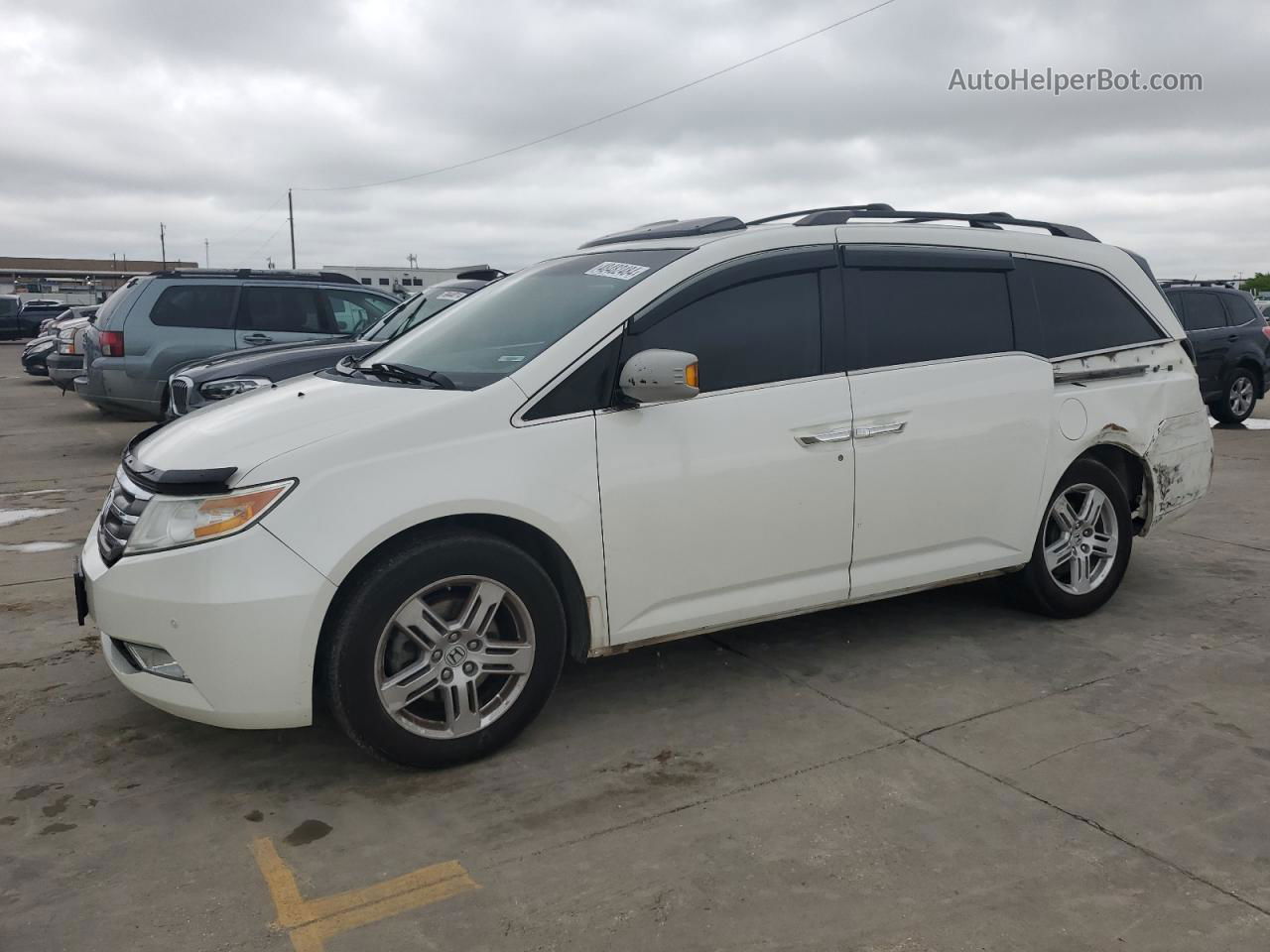 2013 Honda Odyssey Touring White vin: 5FNRL5H96DB036538