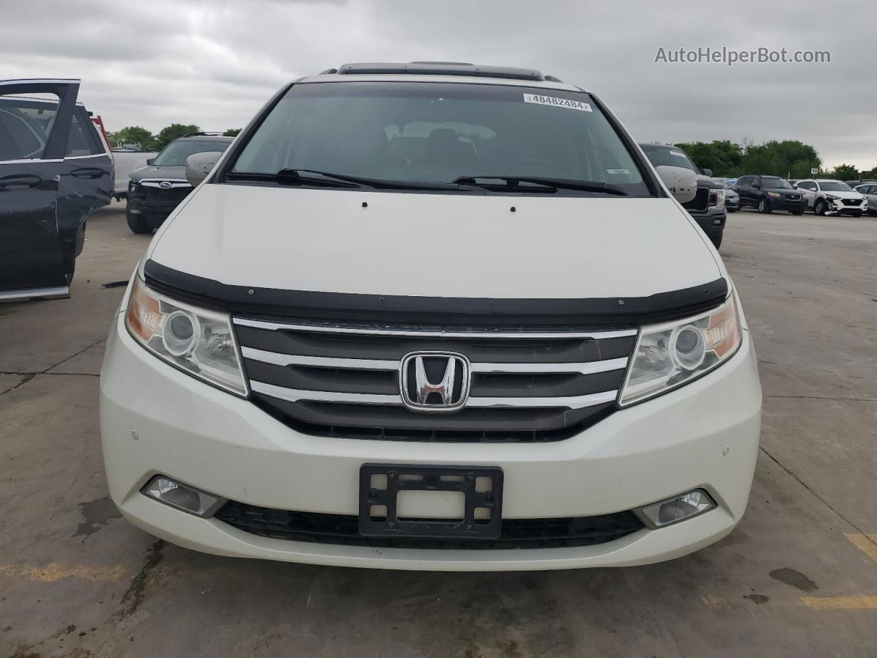 2013 Honda Odyssey Touring White vin: 5FNRL5H96DB036538