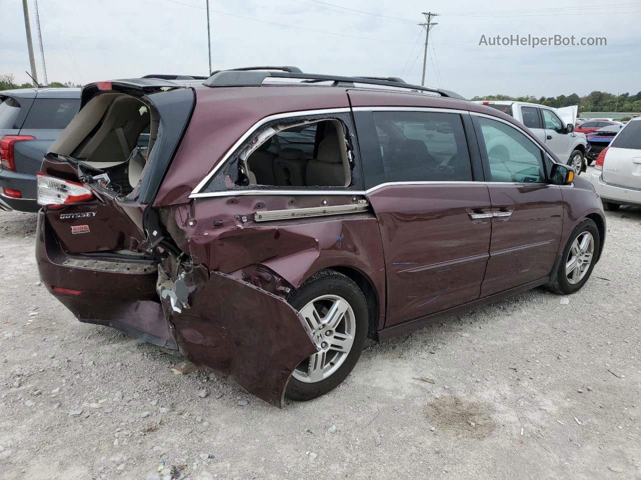 2013 Honda Odyssey Touring Red vin: 5FNRL5H96DB037267