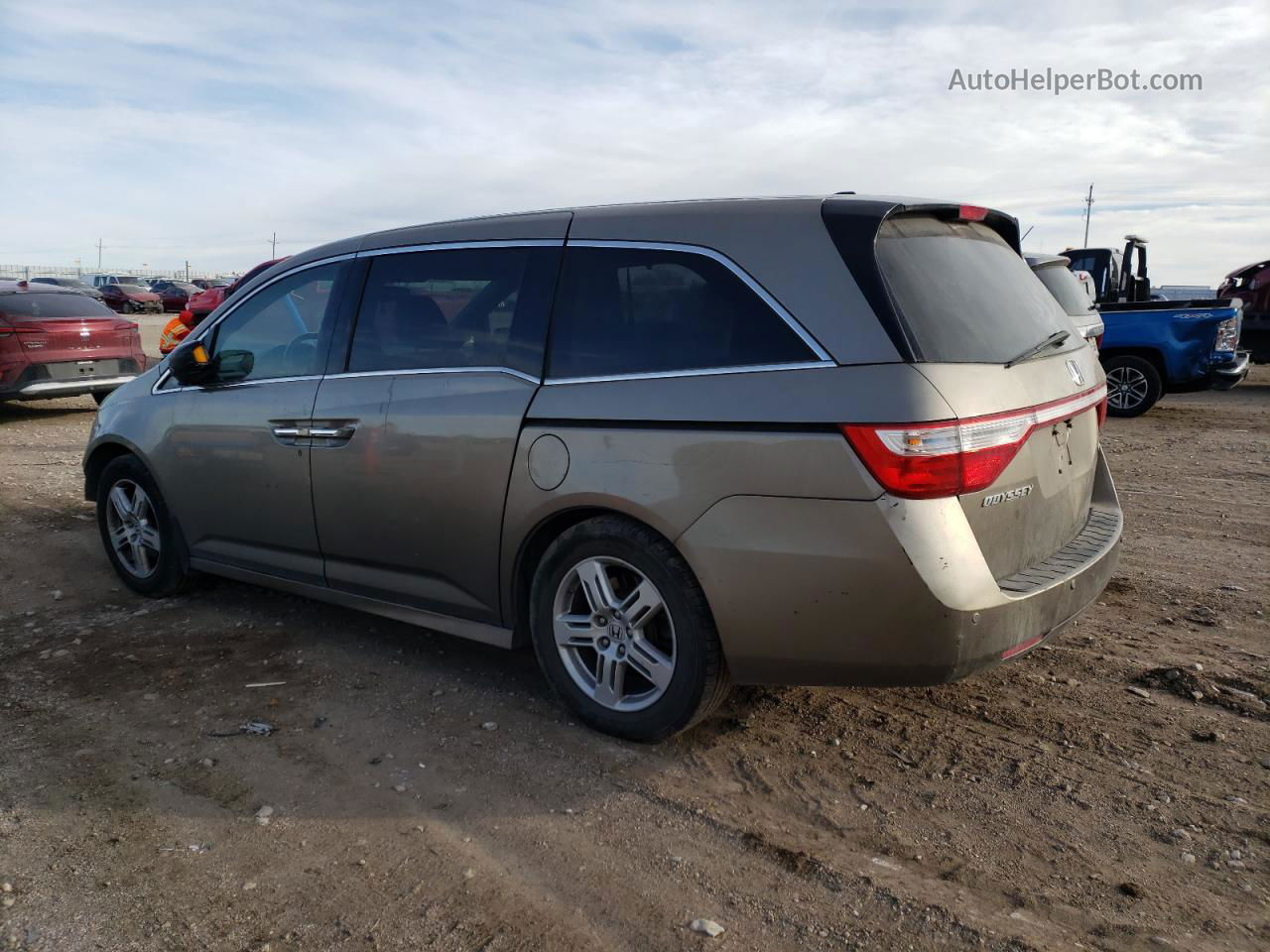 2013 Honda Odyssey Touring Tan vin: 5FNRL5H96DB038936