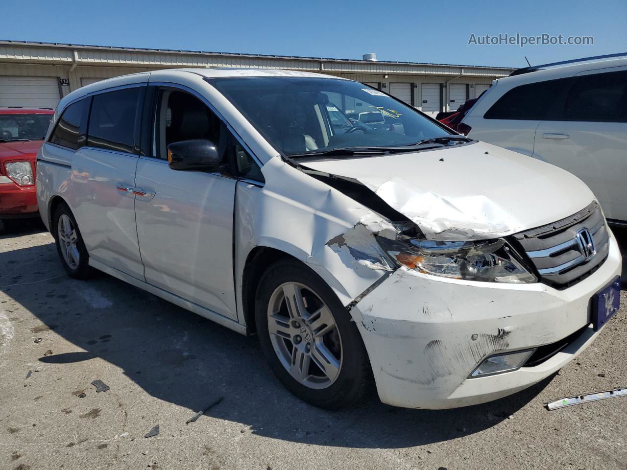 2013 Honda Odyssey Touring White vin: 5FNRL5H97DB032983