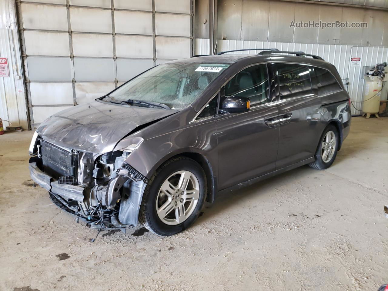 2013 Honda Odyssey Touring Gray vin: 5FNRL5H98DB051025