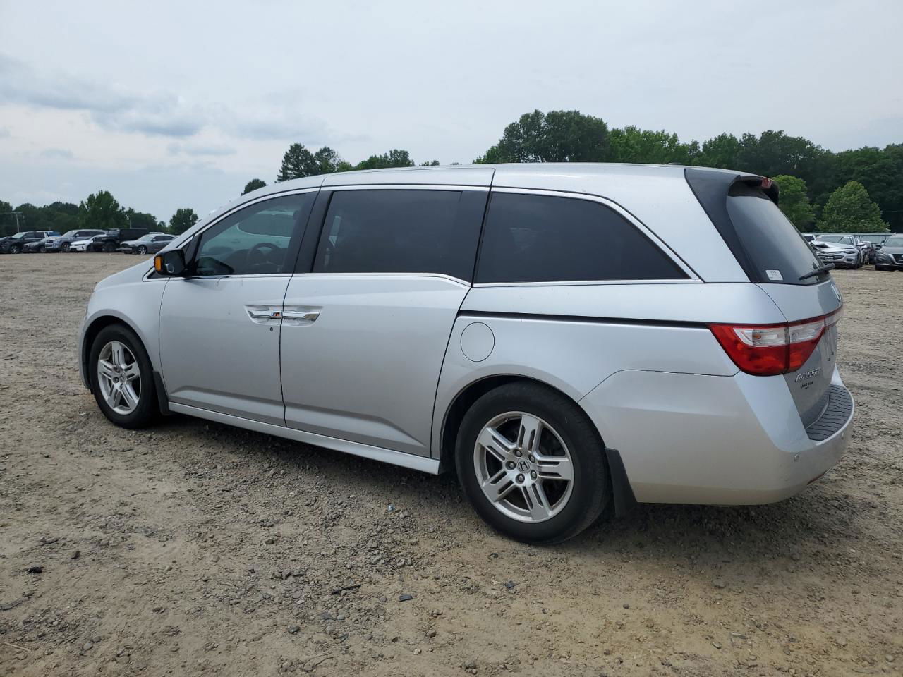 2013 Honda Odyssey Touring Серебряный vin: 5FNRL5H98DB057147