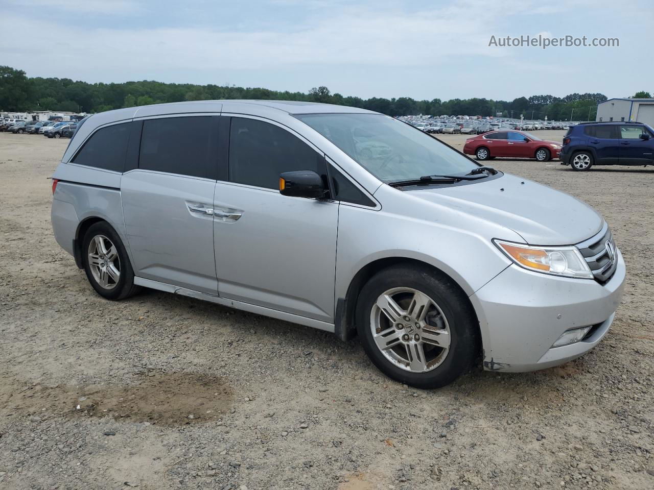 2013 Honda Odyssey Touring Silver vin: 5FNRL5H98DB057147