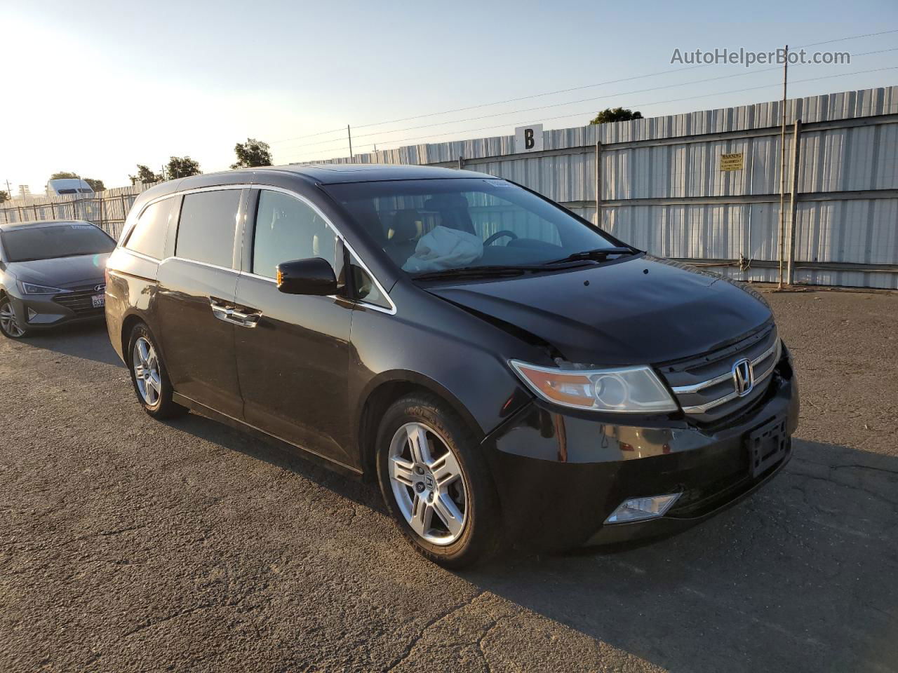 2013 Honda Odyssey Touring Черный vin: 5FNRL5H9XDB037191