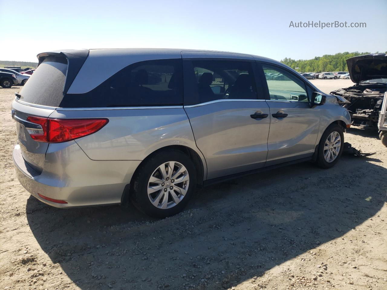 2019 Honda Odyssey Lx Silver vin: 5FNRL6H22KB136318