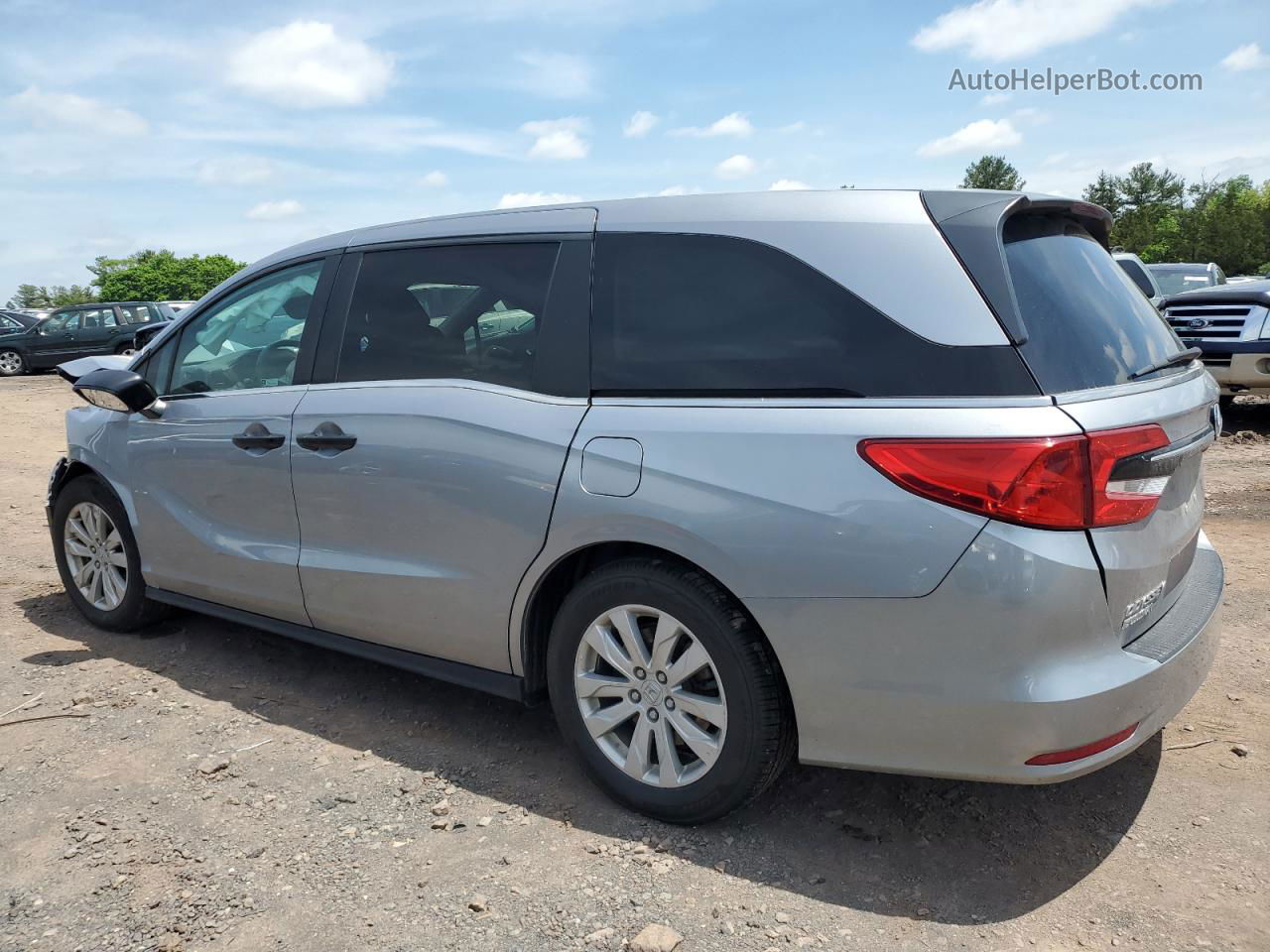 2021 Honda Odyssey Lx Silver vin: 5FNRL6H29MB024019