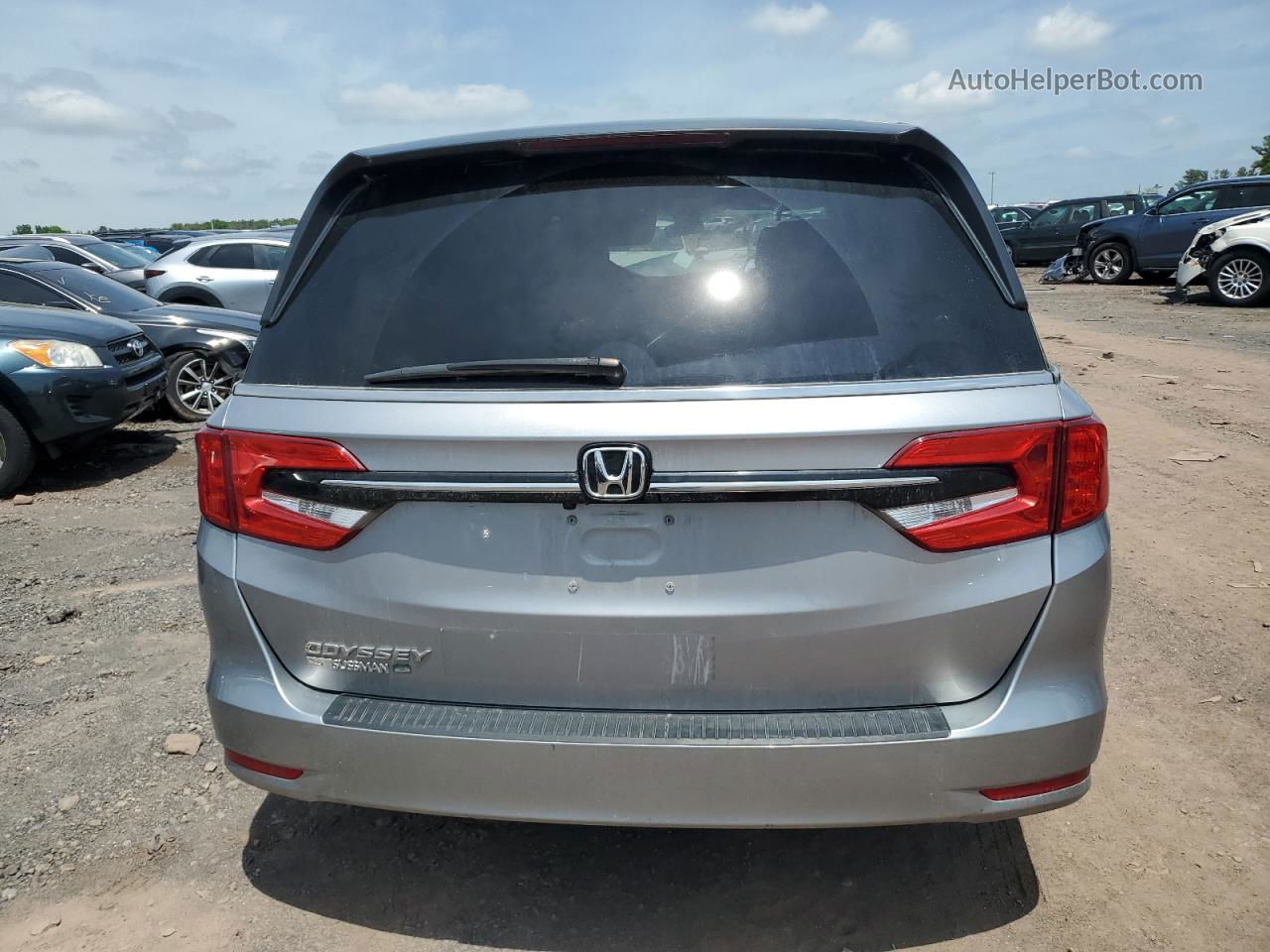 2021 Honda Odyssey Lx Silver vin: 5FNRL6H29MB024019