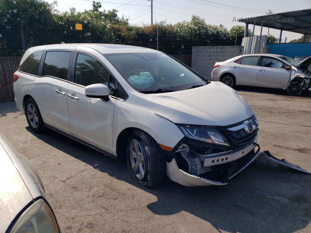 2019 Honda Odyssey Exl White vin: 5FNRL6H72KB009791