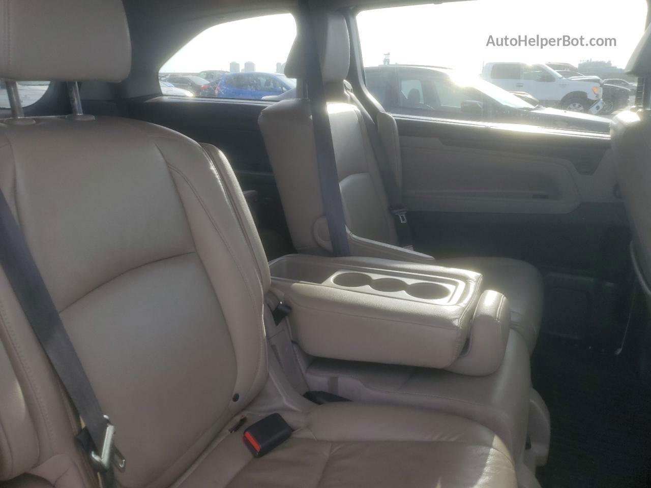 2019 Honda Odyssey Exl White vin: 5FNRL6H76KB033690