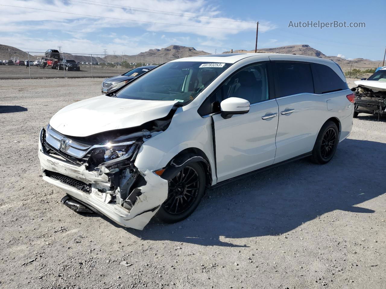 2019 Honda Odyssey Exl White vin: 5FNRL6H77KB119669