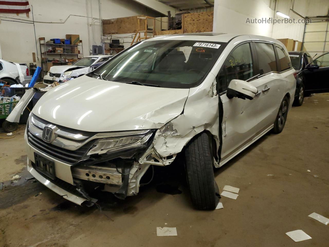 2020 Honda Odyssey Touring White vin: 5FNRL6H81LB036474