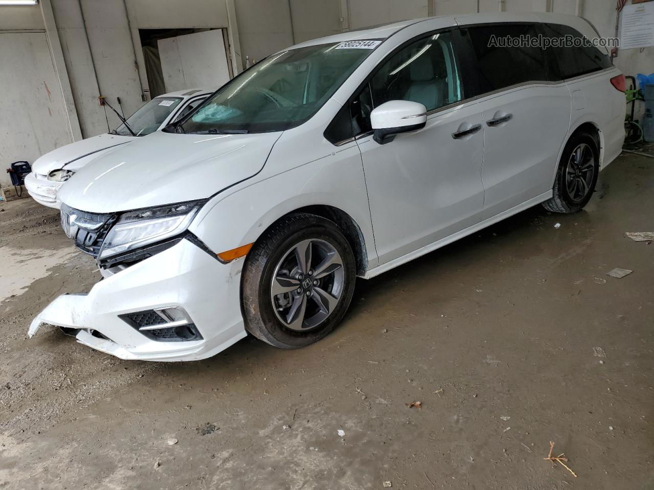 2020 Honda Odyssey Touring White vin: 5FNRL6H85LB030502