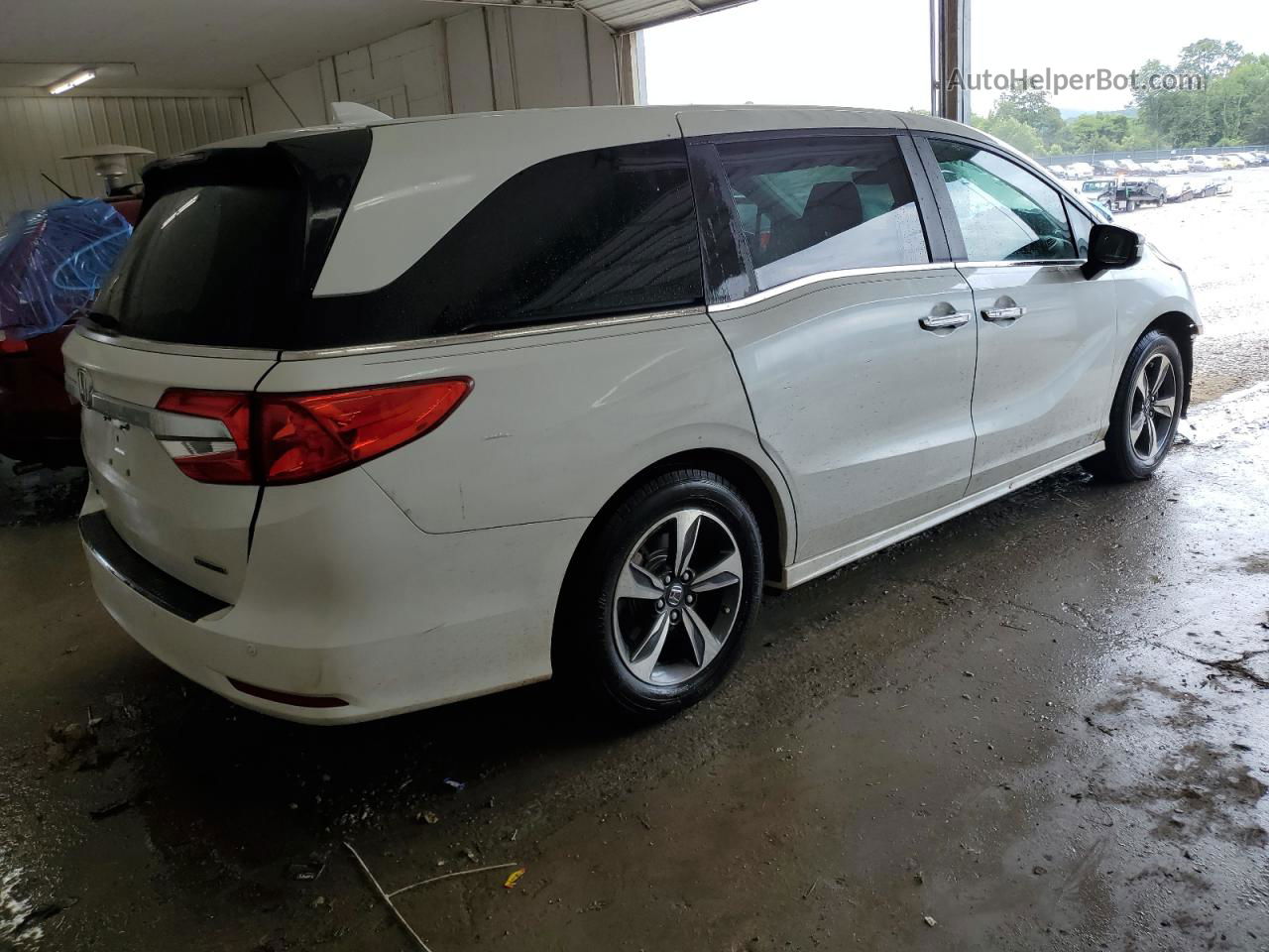 2020 Honda Odyssey Touring White vin: 5FNRL6H85LB030502