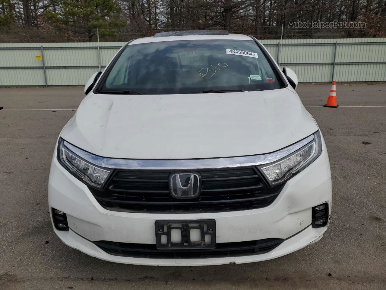 2021 Honda Odyssey Touring White vin: 5FNRL6H85MB029061