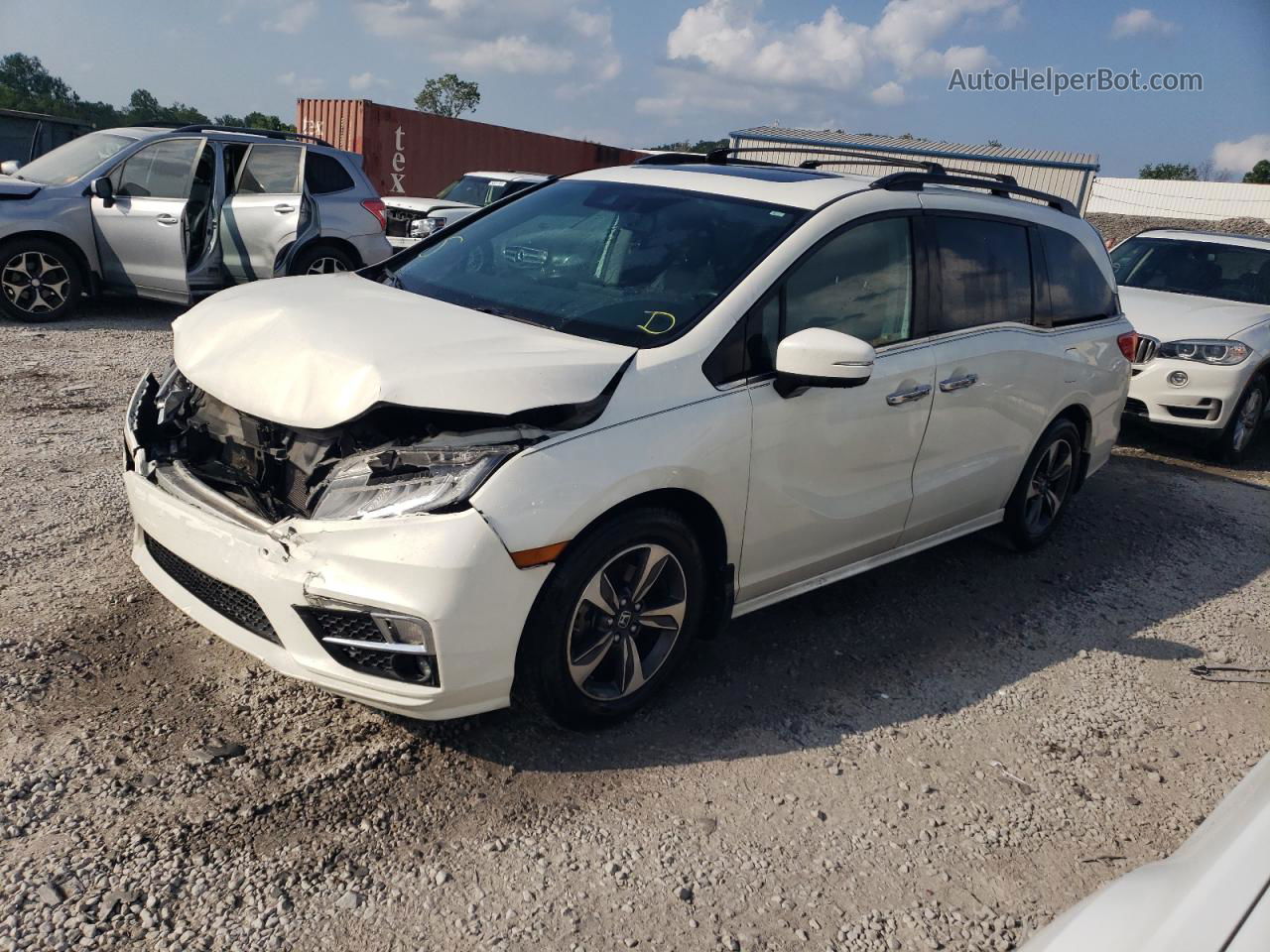 2019 Honda Odyssey Touring White vin: 5FNRL6H86KB038042