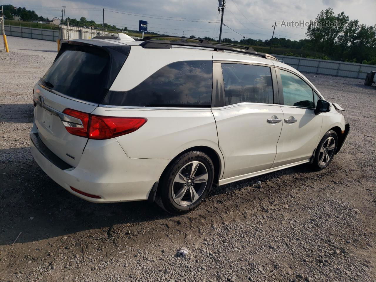 2019 Honda Odyssey Touring White vin: 5FNRL6H86KB038042