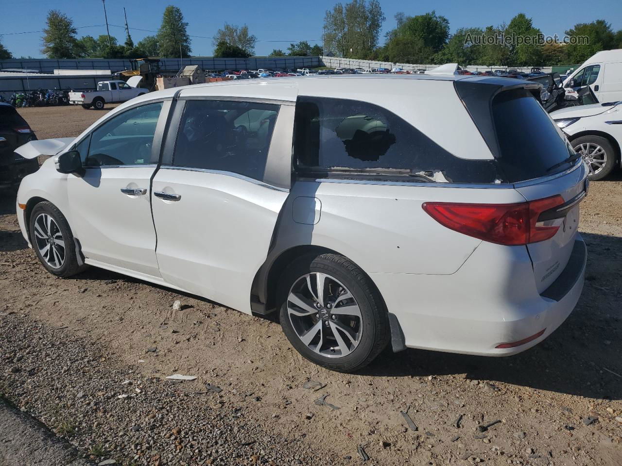 2021 Honda Odyssey Touring White vin: 5FNRL6H86MB003309