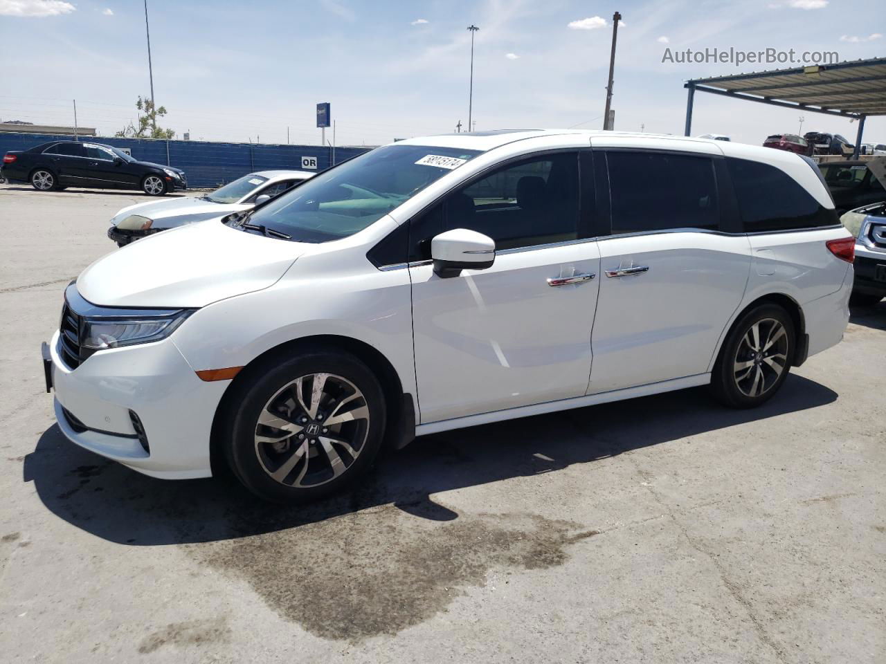 2021 Honda Odyssey Touring White vin: 5FNRL6H88MB042242