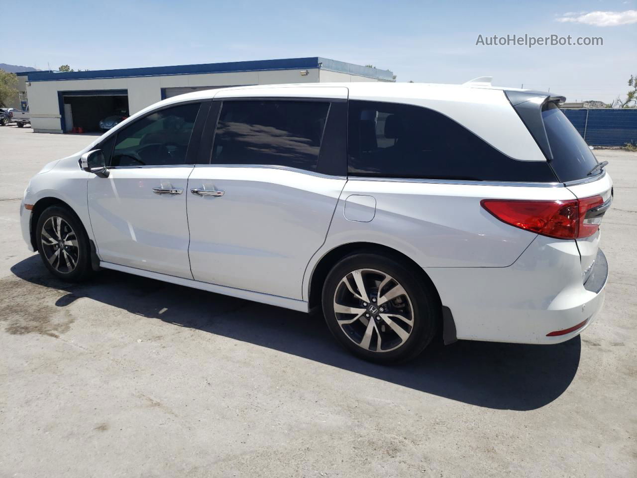 2021 Honda Odyssey Touring Белый vin: 5FNRL6H88MB042242