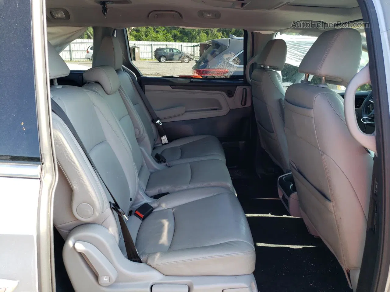 2020 Honda Odyssey Elite Silver vin: 5FNRL6H90LB057390