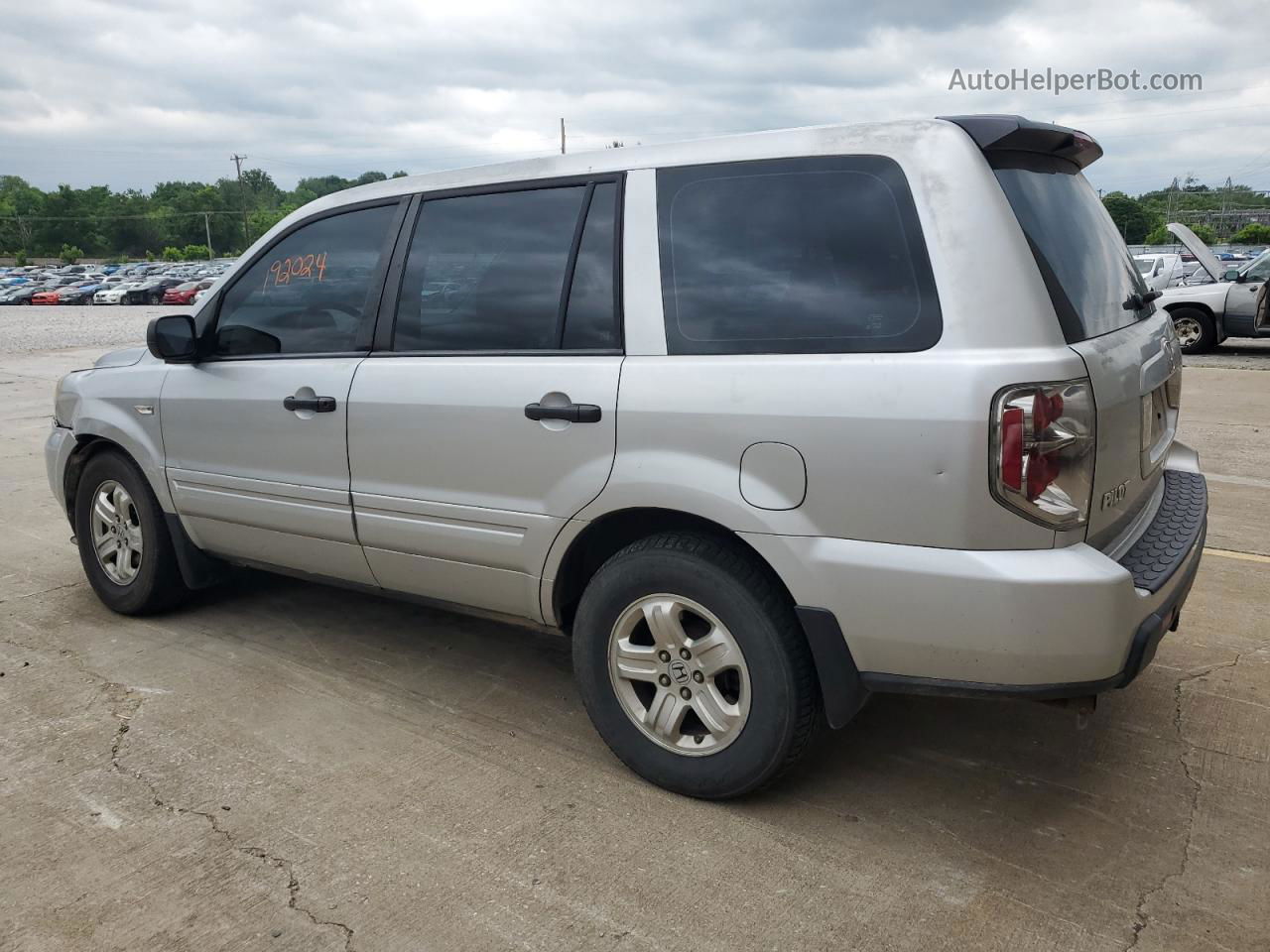 2007 Honda Pilot Lx Silver vin: 5FNYF18127B022484