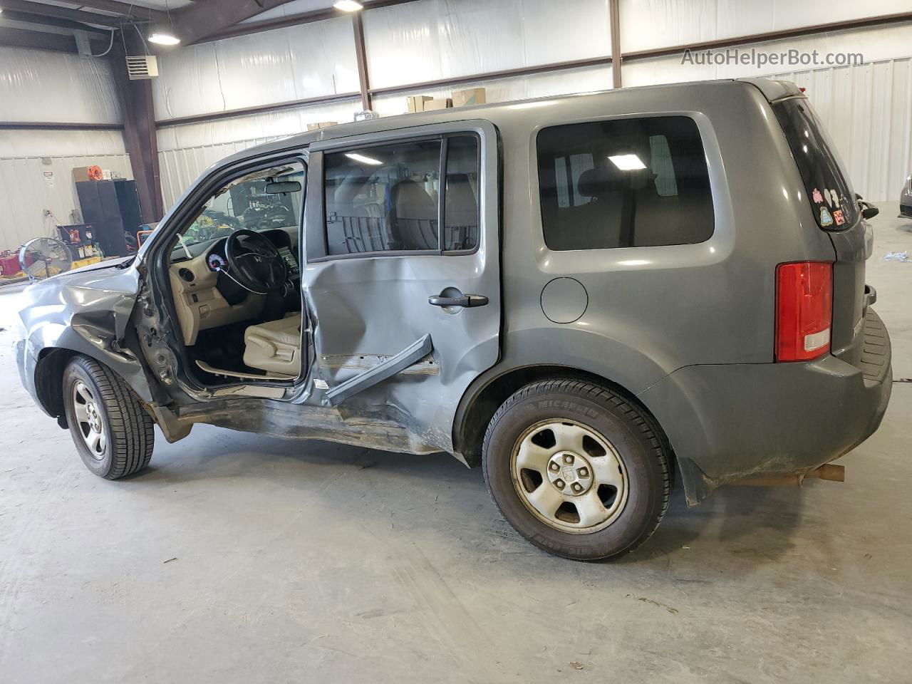 2009 Honda Pilot Lx Gray vin: 5FNYF38229B003778