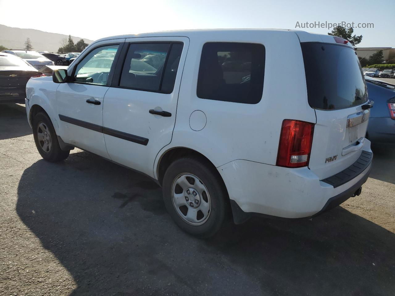 2009 Honda Pilot Lx White vin: 5FNYF38279B004621