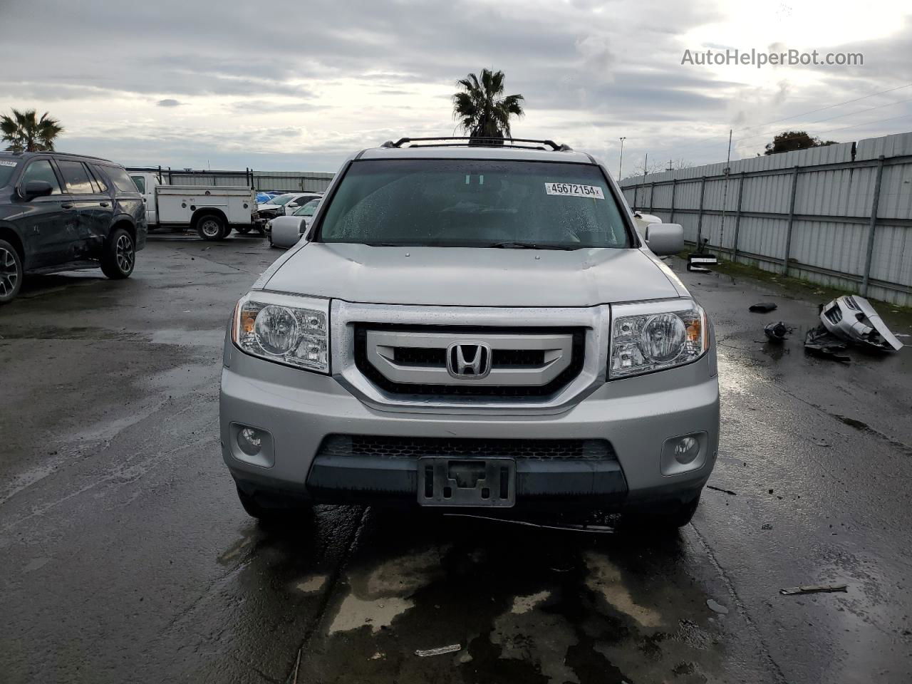 2009 Honda Pilot Touring Silver vin: 5FNYF38869B011208