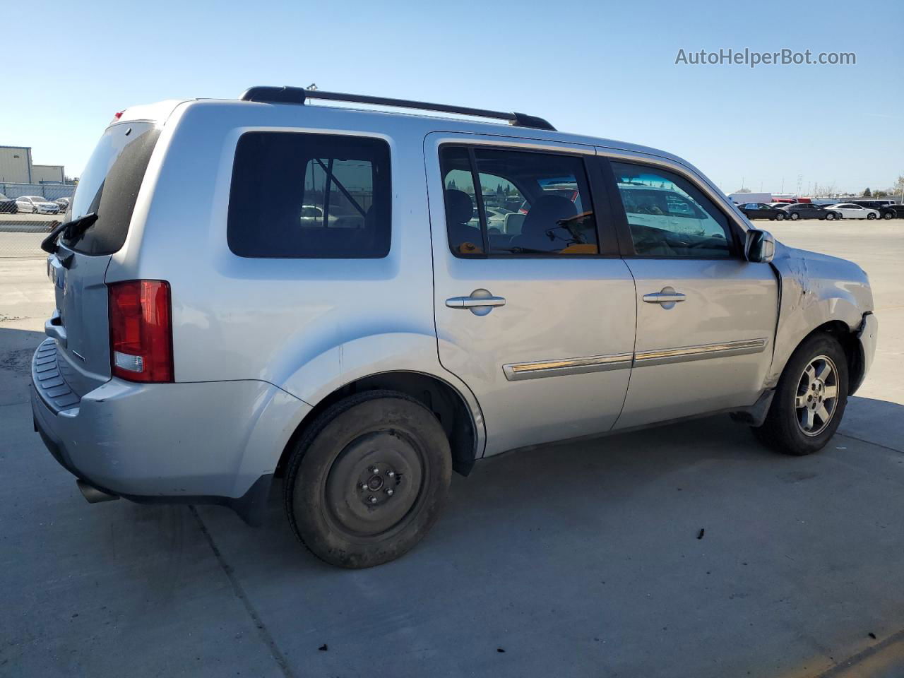 2009 Honda Pilot Touring Silver vin: 5FNYF38959B003948