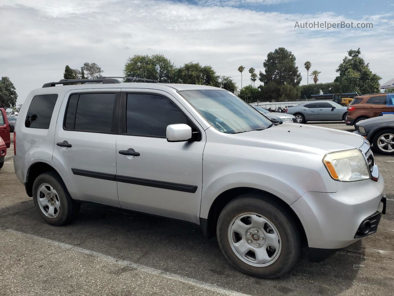 2013 Honda Pilot Lx Silver vin: 5FNYF3H20DB037856