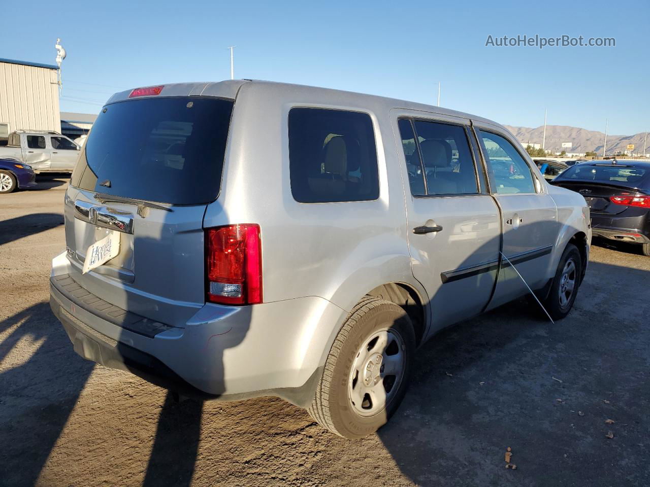 2015 Honda Pilot Lx Silver vin: 5FNYF3H21FB029669