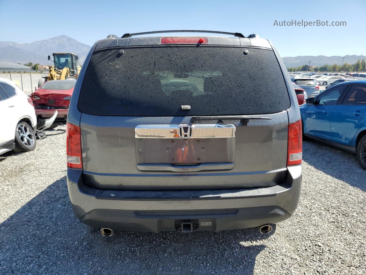 2013 Honda Pilot Lx Silver vin: 5FNYF3H26DB023766