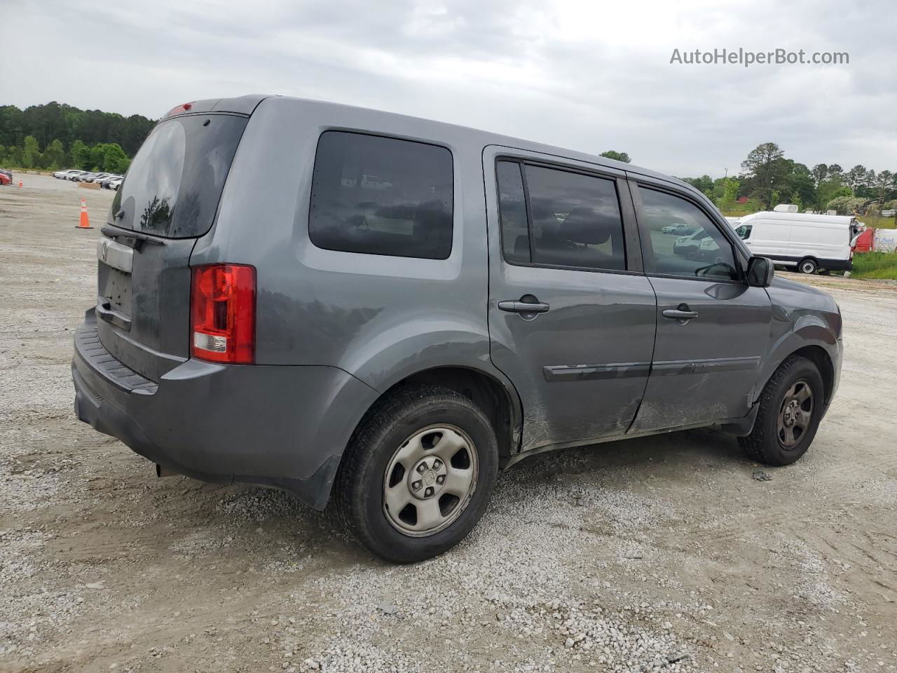 2013 Honda Pilot Lx Gray vin: 5FNYF3H2XDB031109