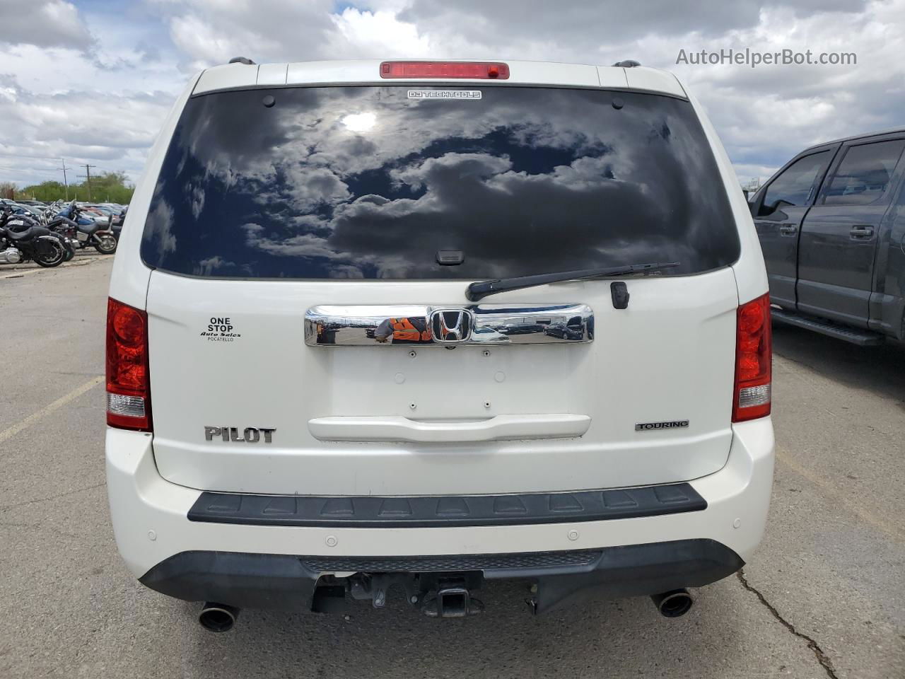 2013 Honda Pilot Touring White vin: 5FNYF3H96DB008522