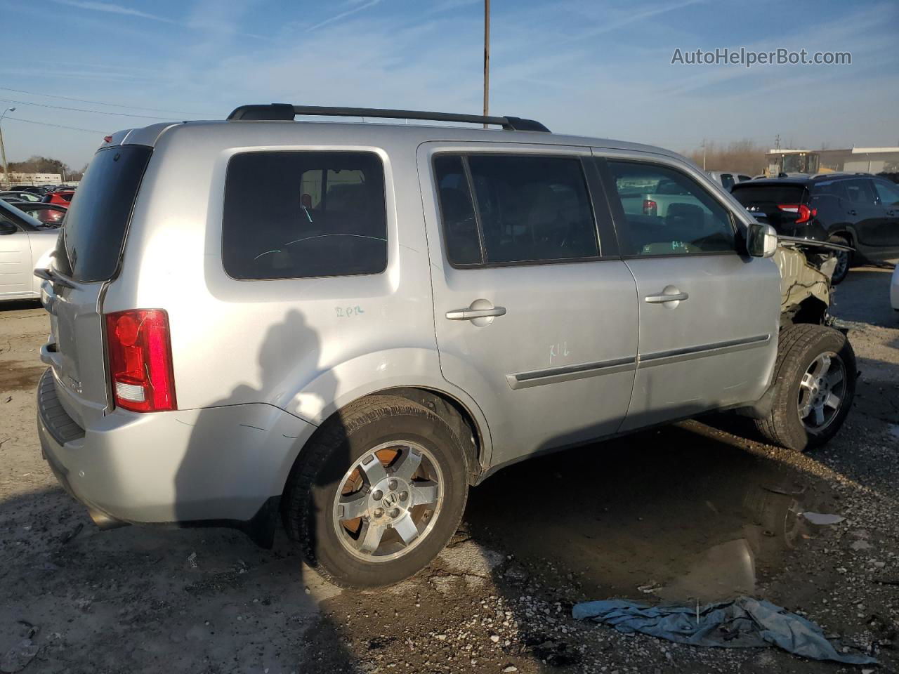 2009 Honda Pilot Touring Silver vin: 5FNYF48829B047323