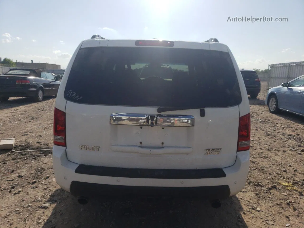 2009 Honda Pilot Touring White vin: 5FNYF48899B022676