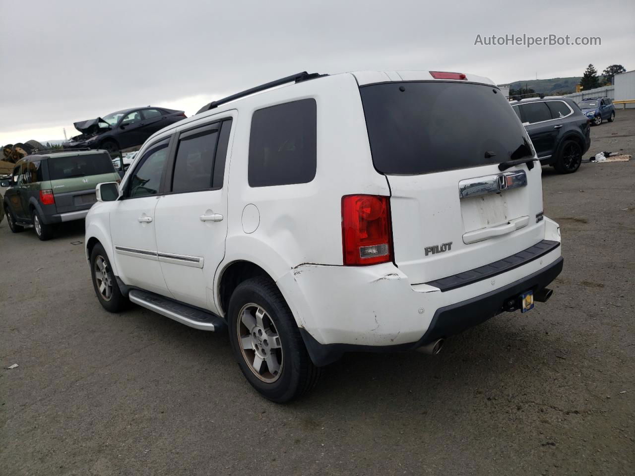 2009 Honda Pilot Touring White vin: 5FNYF48919B033681