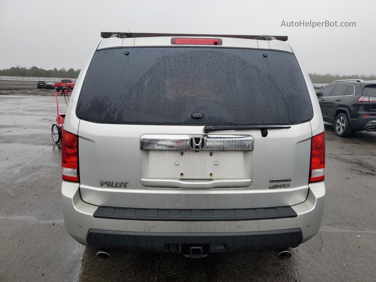 2009 Honda Pilot Touring Silver vin: 5FNYF48969B010400