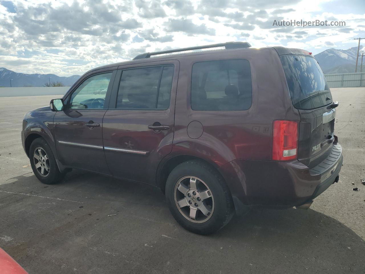 2009 Honda Pilot Touring Burgundy vin: 5FNYF48979B014570