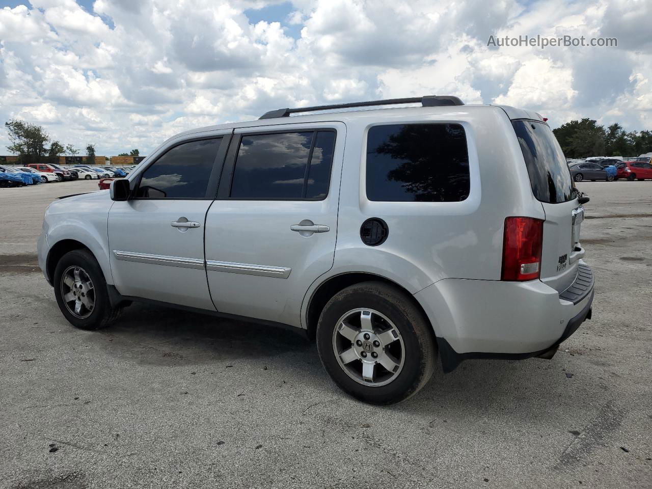 2009 Honda Pilot Touring Silver vin: 5FNYF48979B018067