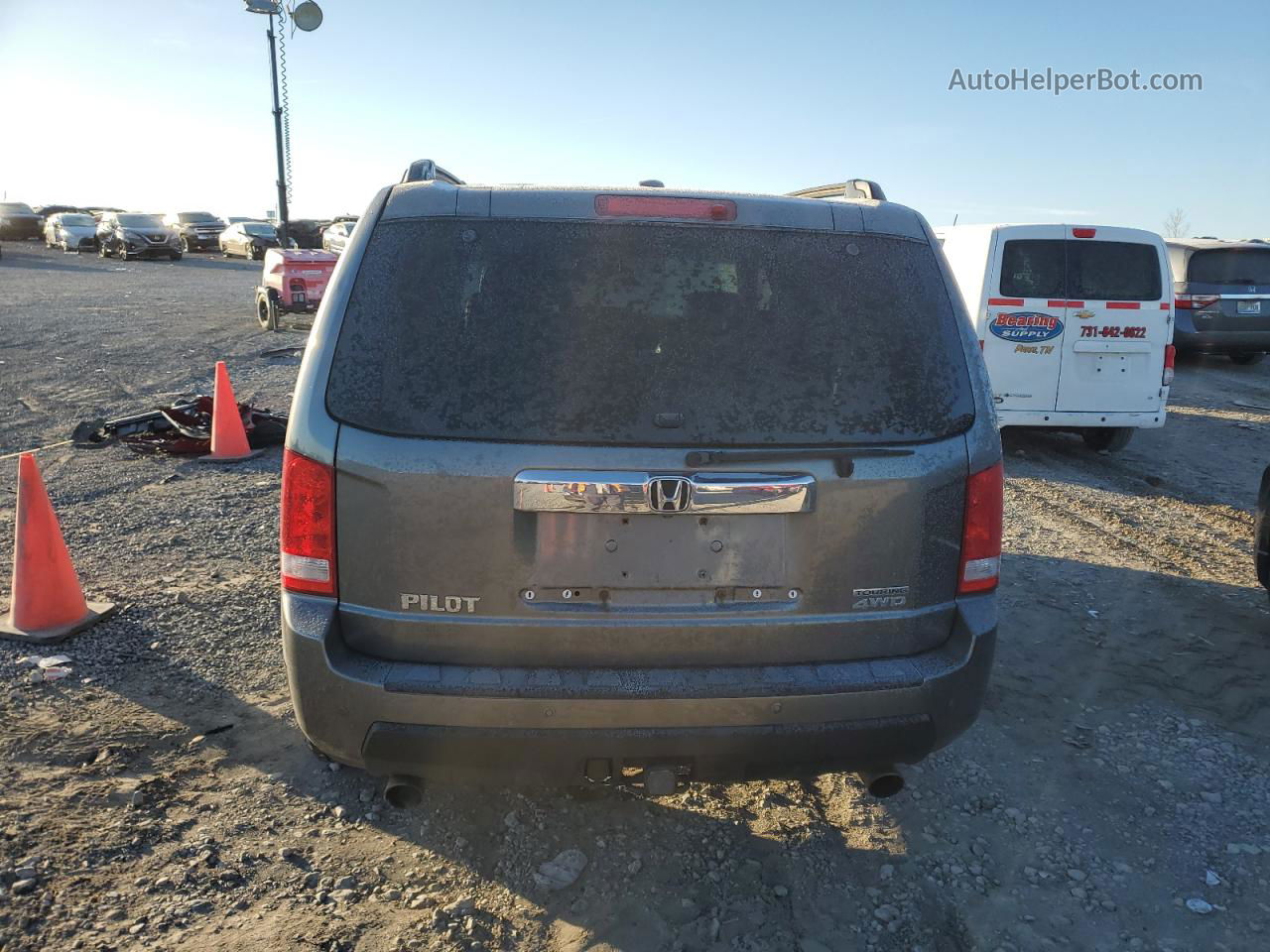 2009 Honda Pilot Touring Silver vin: 5FNYF48999B008821